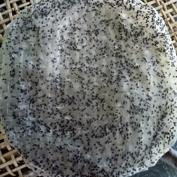 Bánh Tráng Nhúng Mè Đen