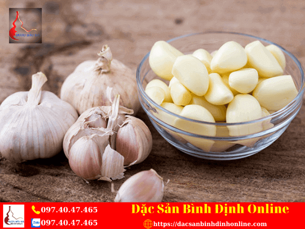 Cách Ngâm Rượu Tỏi Đơn Giản Tại Nhà