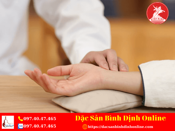 Các Võ Sư Hay Dùng Cách Bắt Mạch Để Chẩn Đoán Bệnh